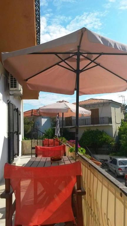 Kostas Studios Apartments - Ενοικιαζόμενα Δωμάτια Με Κουζινάκι Myrina Exterior foto